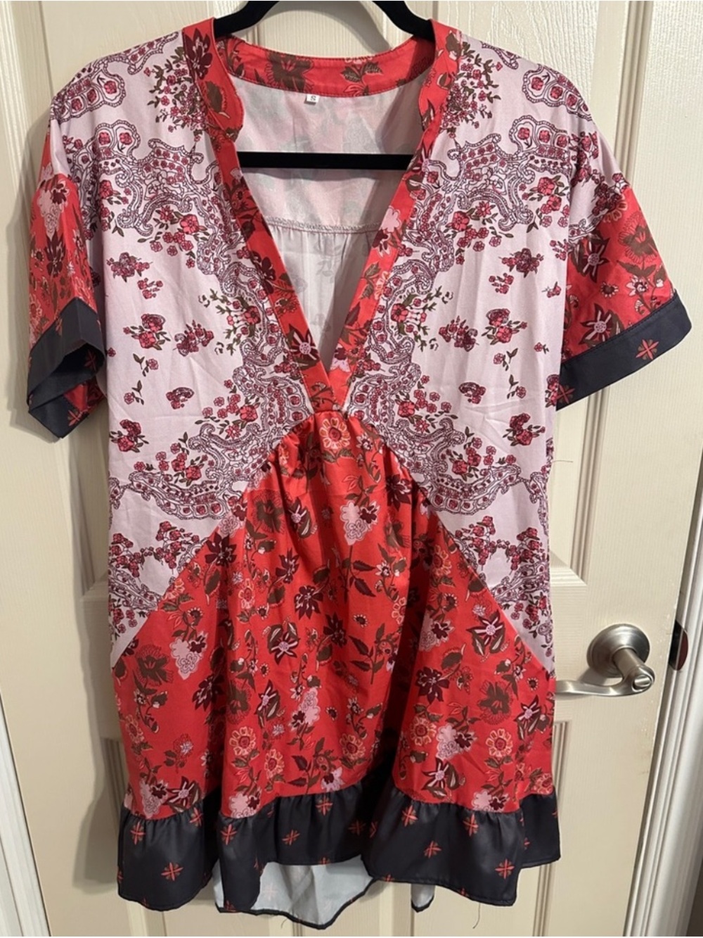 Women's Boho High-Low Floral V-Neck Dress in Red & Pink w Black Contrast, Sz S